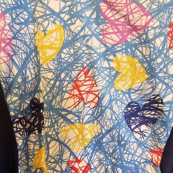 NWT Gem Scrubs Diamond Collection Womens Size M‎ Scribble Hearts Red Blue Yellow - Picture 4 of 10